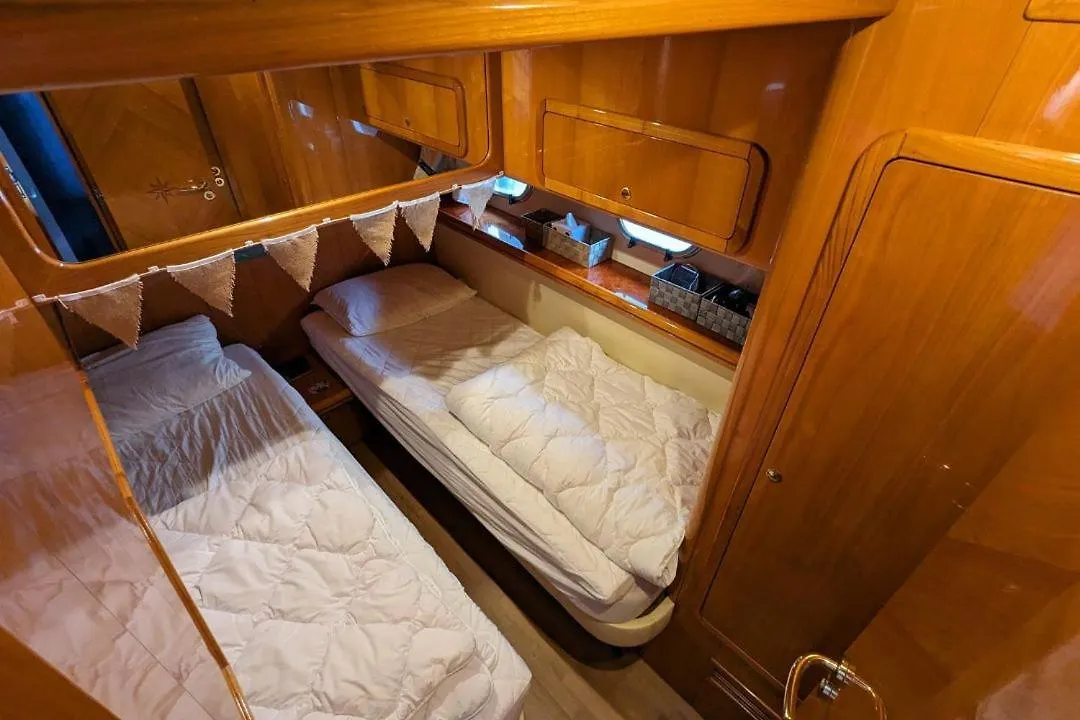 Le Sky Sailor, Ideal Lions Cannes Botel